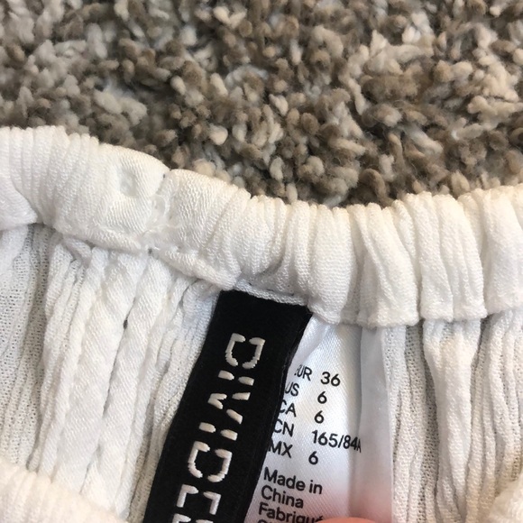 ✨white cropped halter tank top✨ - Picture 3 of 5